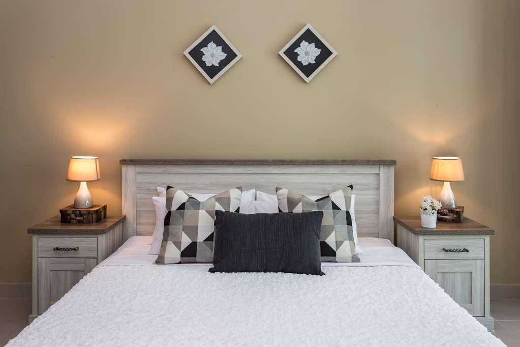 Higuests - Wharf Hotel *