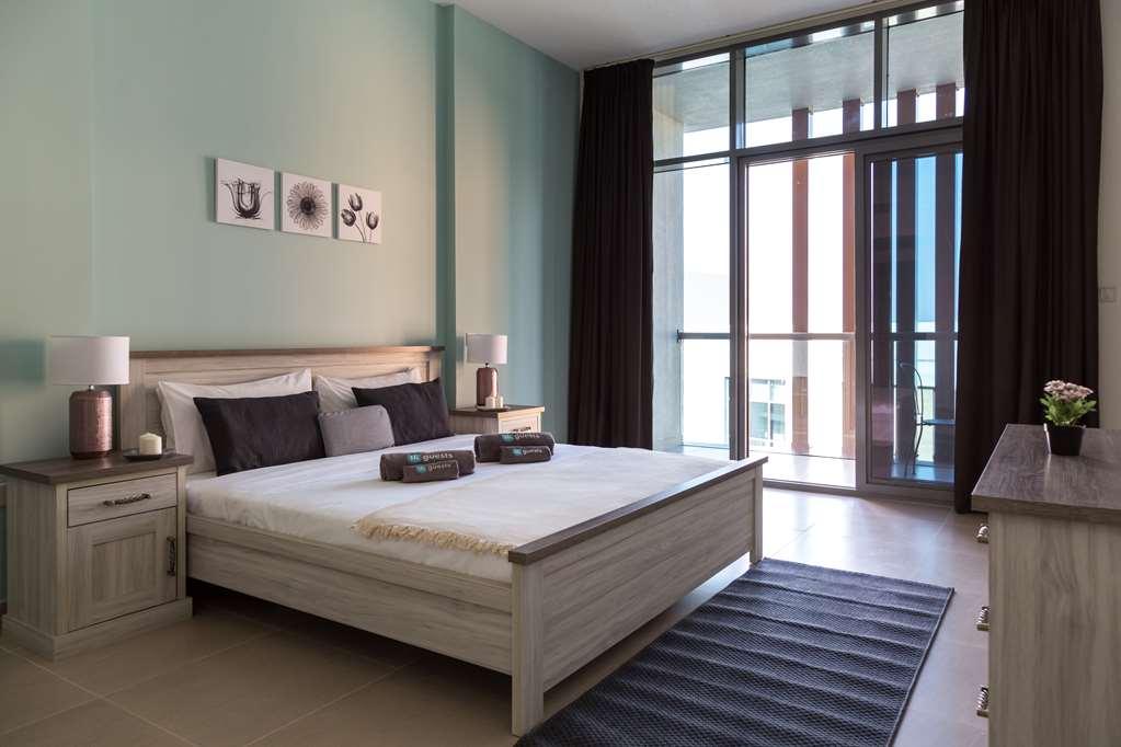 Higuests - Wharf * Dubai