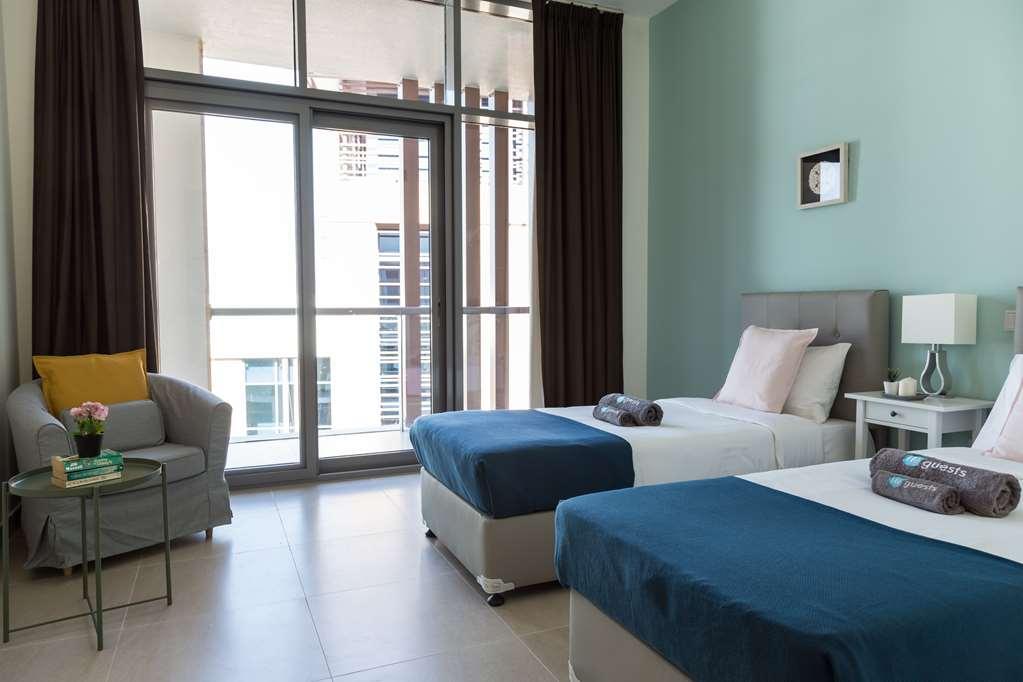 Higuests - Wharf Hotel Dubai