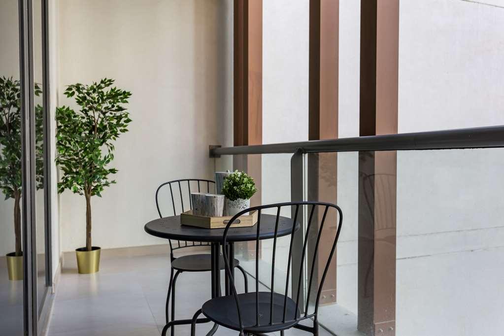 Hotel Higuests - Wharf *