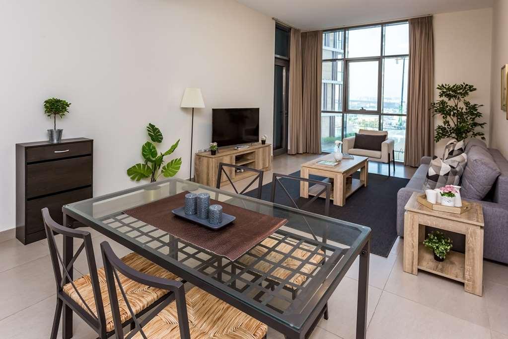 Higuests - Wharf Hotel *